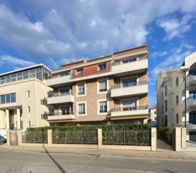 Izdavanje, dvosoban stan, 80m², Vezirov Most, Podgorica