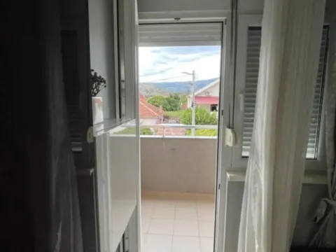 Izdavanje, dvosoban stan, 70m², Zagorič, Podgorica - image 13