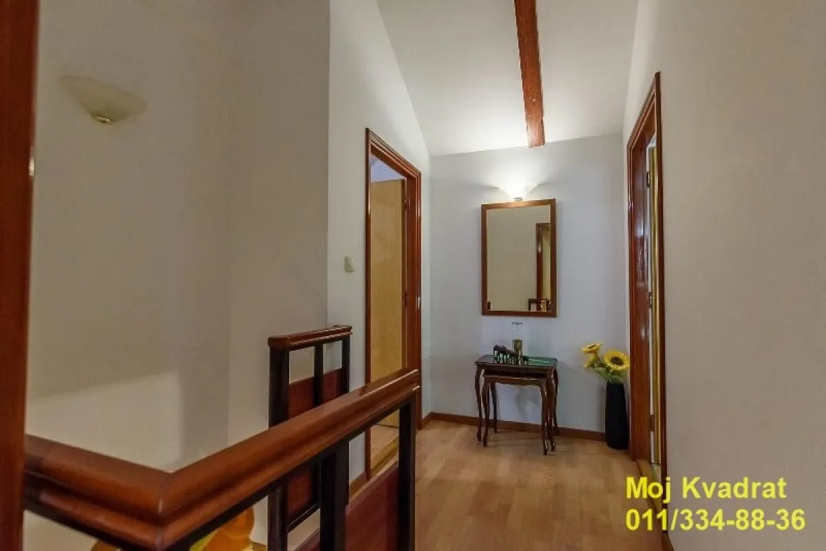 Sale, four bedroom apartment, 105m², Stari Grad, Beograd