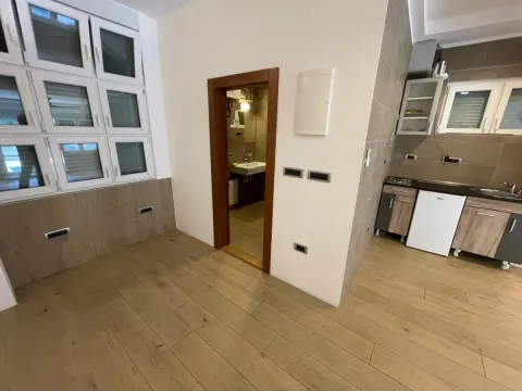 Izdavanje, jednosoban stan, 37m², Liman 3, Novi Sad Sve Podlokacije - image 11