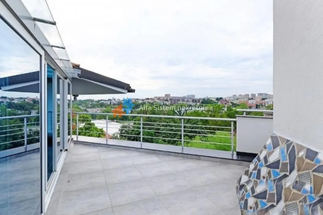 Rent, house, 365m², Uciteljsko Naselje, Zvezdara Sve Podlokacije