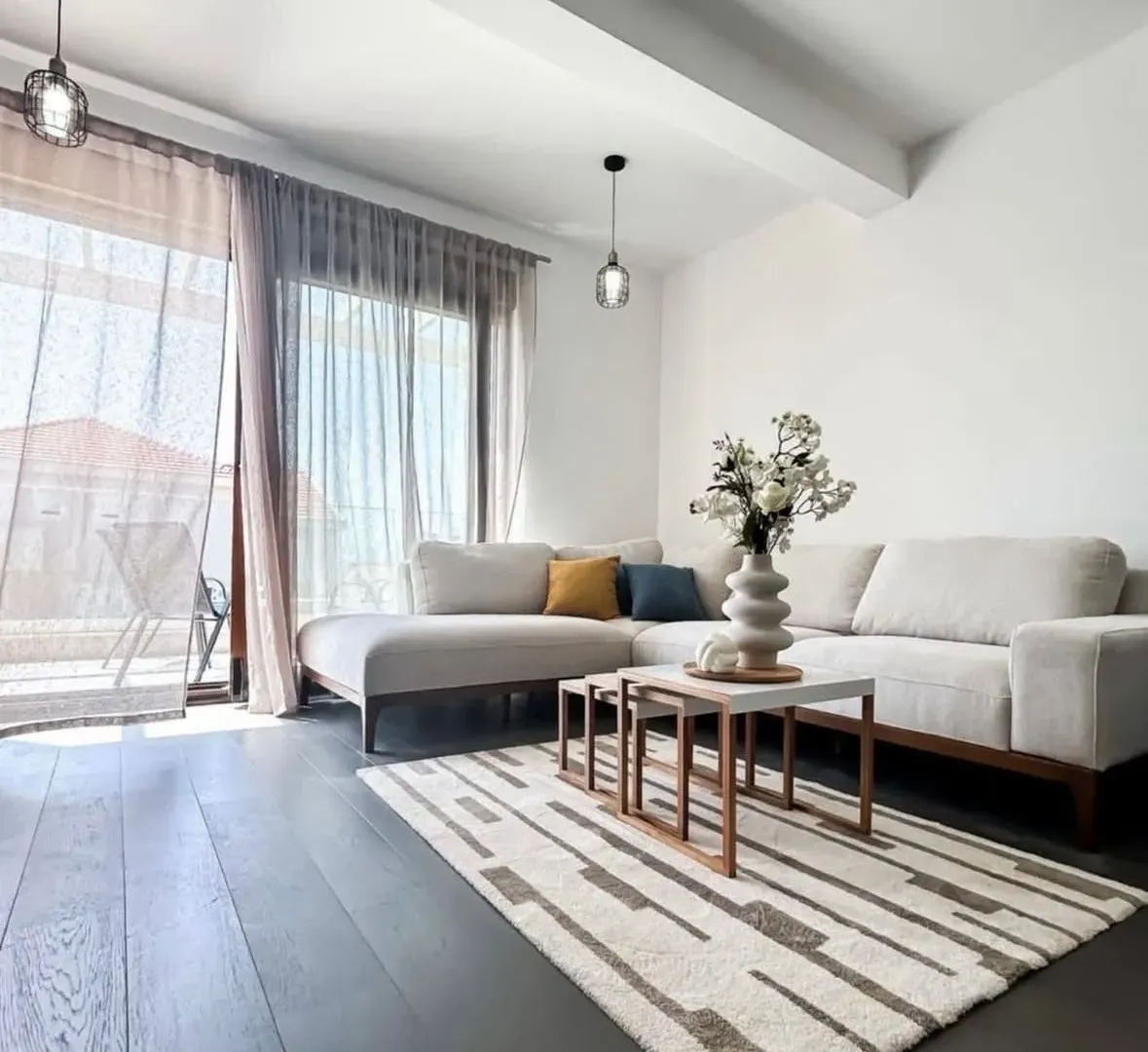 Izdavanje, dvosoban stan, 72m², Donja Lastva, Tivat