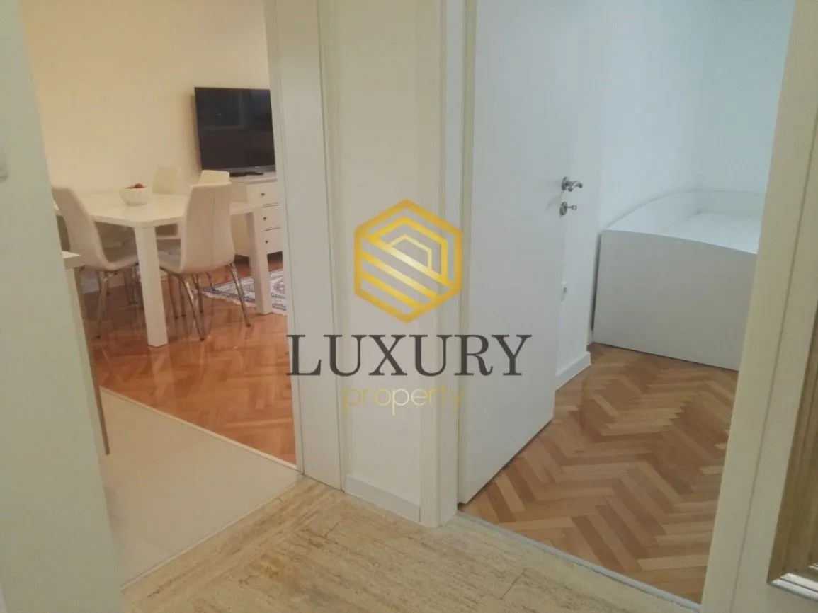 Prodaja, dvosoban stan, 65m², Pejton, Podgorica