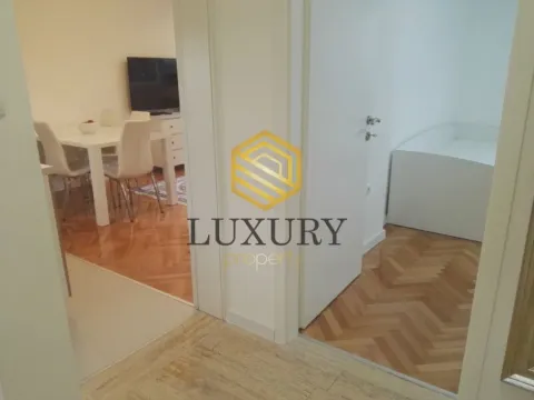 Prodaja, dvosoban stan, 65m², Pejton, Podgorica - image 11