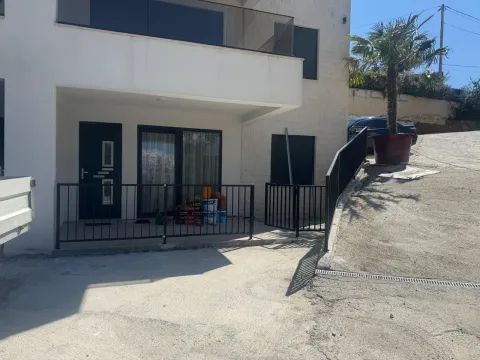 Izdavanje, trosoban stan, 60m², Marići, Tivat - image 7