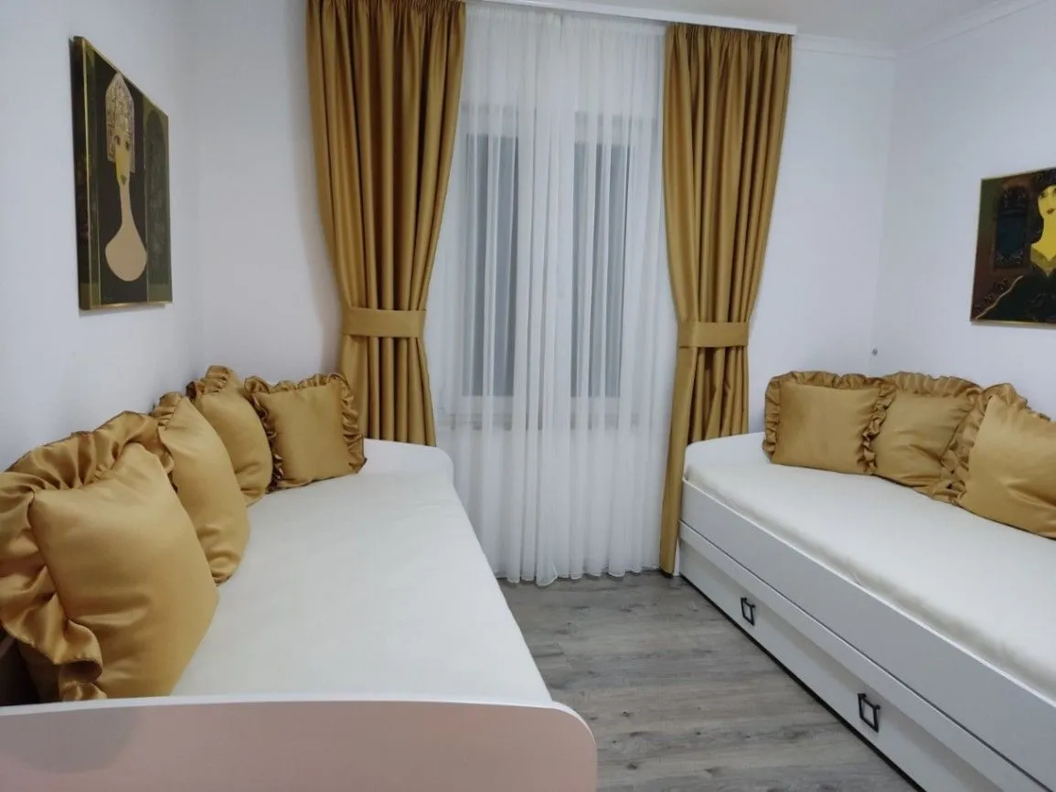 Izdavanje, trosoban stan, 65m², Sušćepan, Herceg Novi