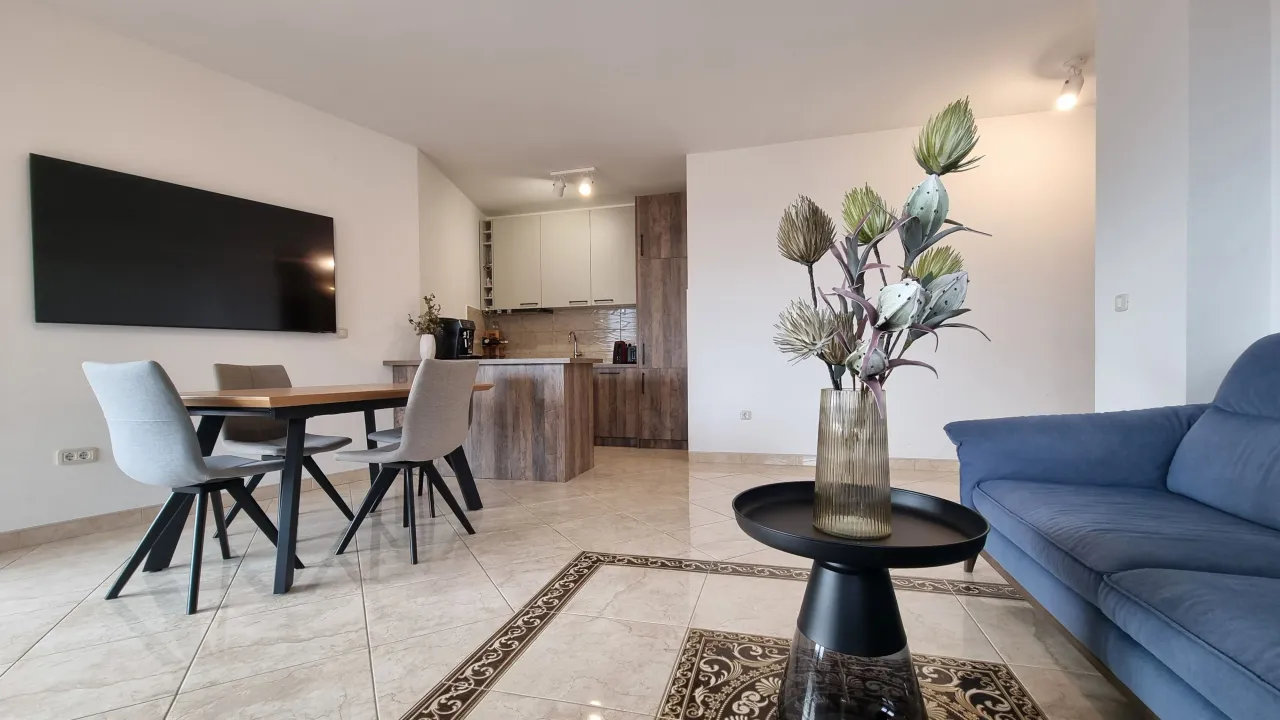 Prodaja, dvosoban stan, 103m², Bečići, Budva