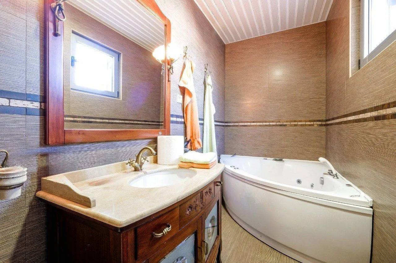 Sale, three bedroom apartment, 179m², Kamenovo, Budva