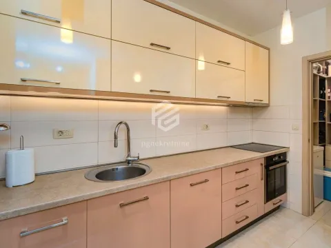 Sale, two bedroom apartment, 72m², City Kvart, Podgorica - image 3