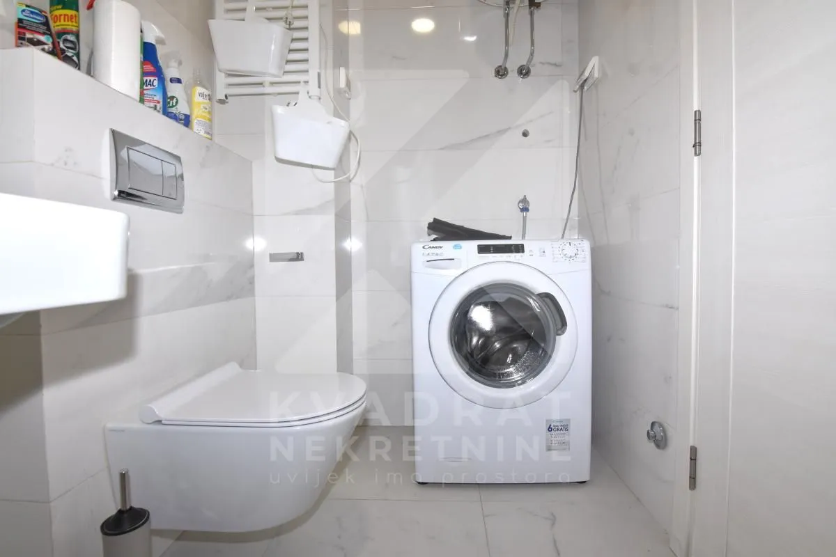 Izdavanje, jednosoban stan, 49m², Central Point, Podgorica
