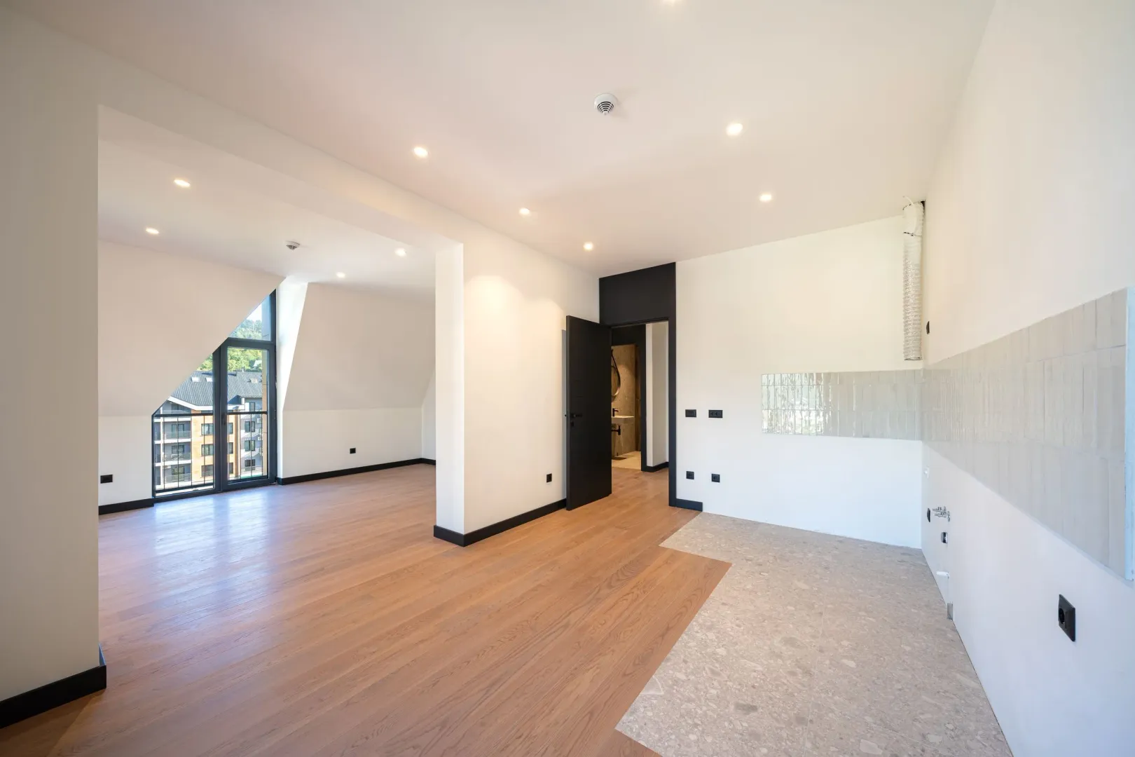 Prodaja, četvorosoban stan, 107m², Centar, Kolašin