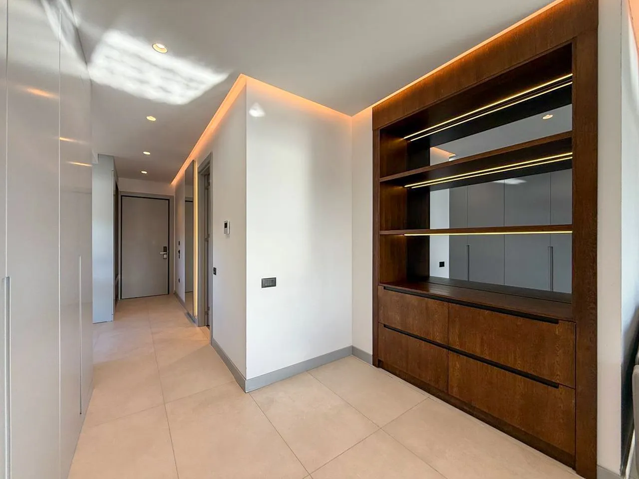 Prodaja, dvosoban stan, 145m², Bečići, Budva
