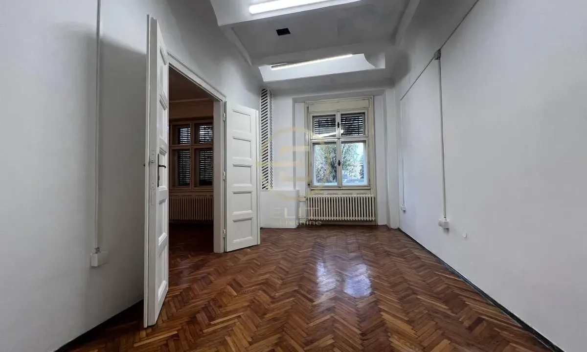 Izdavanje, poslovni prostor, 93m², Centar, Novi Sad