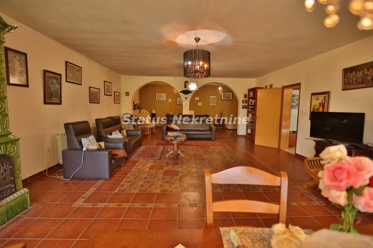 Prodaja, kuća, 322m², Ledinci, Petrovaradin