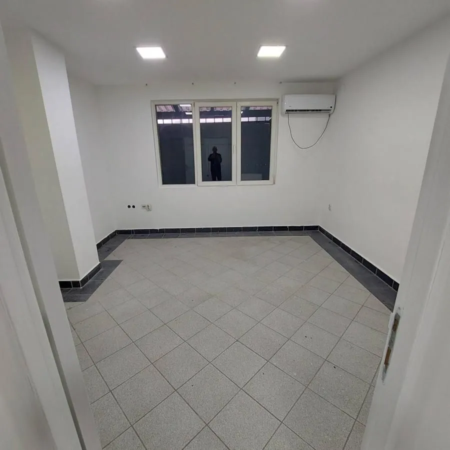 Rent, office space, 760m², Palilula, Niš