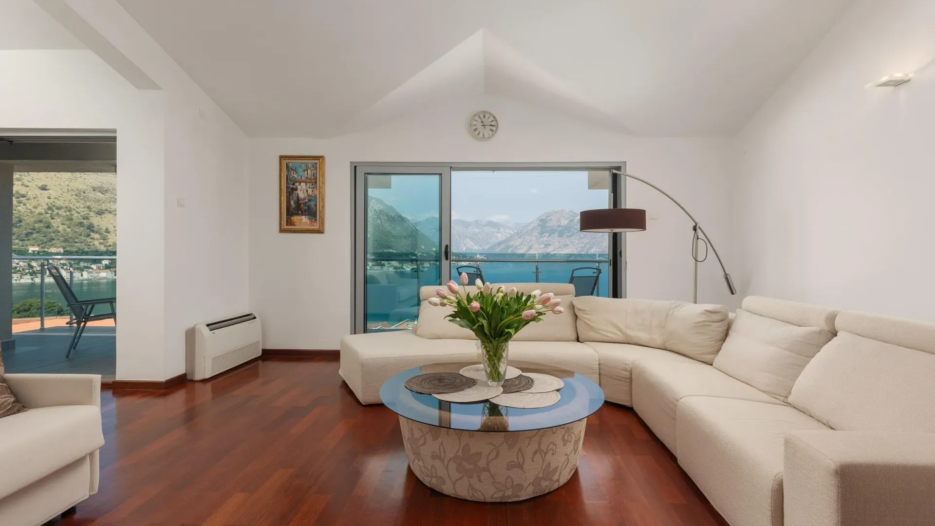 Prodaja, dvosoban stan, 84m², Dobrota, Kotor