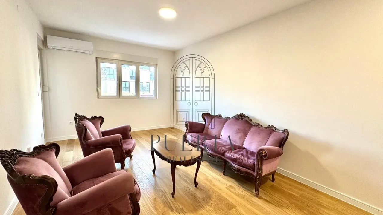 Izdavanje, jednosoban stan, 49m², Central Point, Podgorica