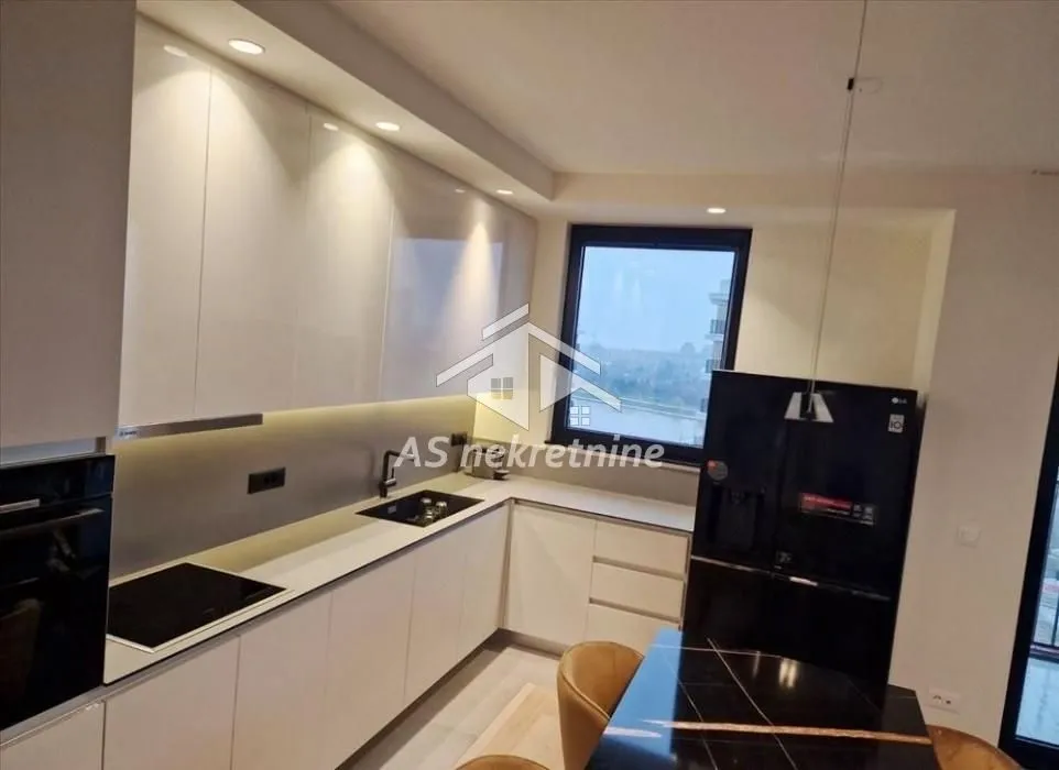 Rent, four bedroom apartment, 109m², Savski Venac, Beograd
