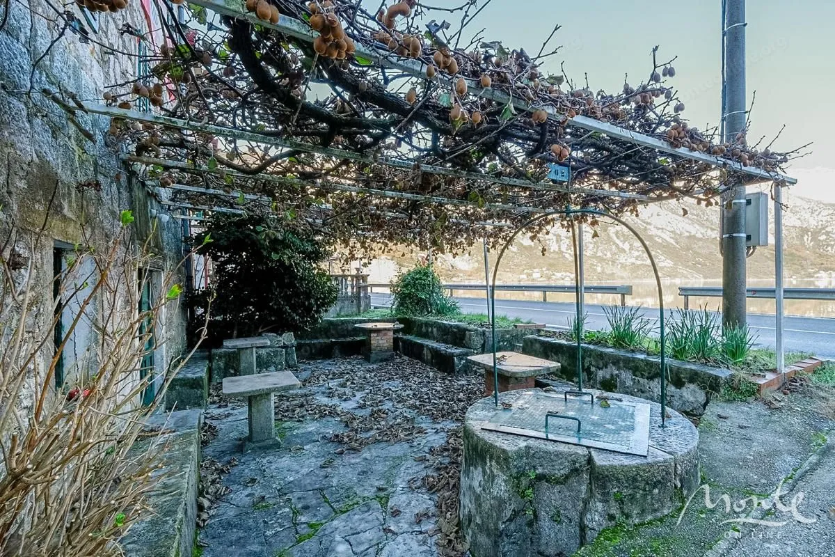 Prodaja, kuća, 333m², Kostanjica, Kotor