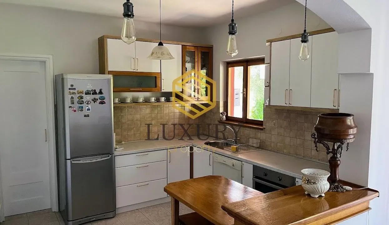 Rent, house, 200m², Dalmatinska ulica, Podgorica