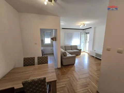 Prodaja, trosoban stan, 69m², Bulevar Evrope, Novi Sad Sve Podlokacije - image 1