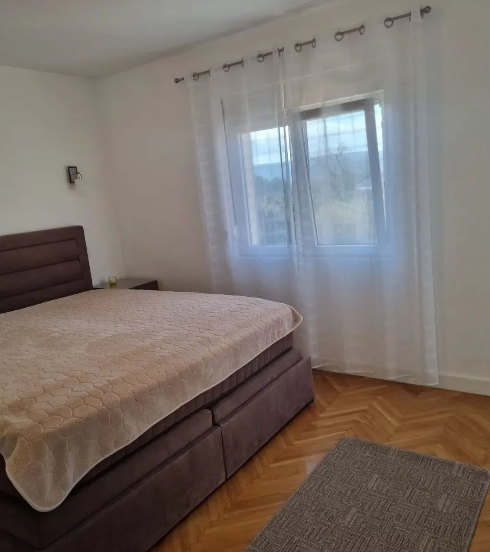 Rent, two bedroom apartment, 90m², Tivat, Crna Gora