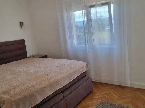 Izdavanje, dvosoban stan, 90m², Tivat, Crna Gora - image 6