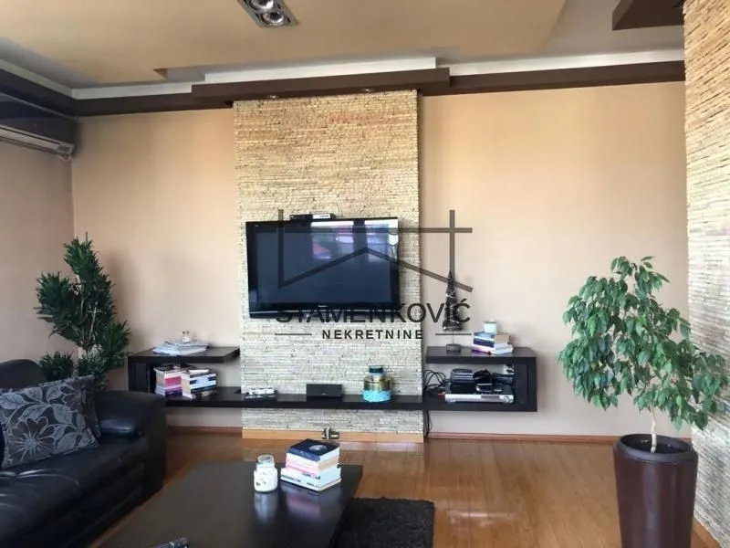 Prodaja, trosoban stan, 113m², Nova Detelinara, Novi Sad Sve Podlokacije