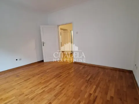 Rent, three bedroom apartment, 75m², Profesorska Kolonija, Palilula Sve Podlokacije - image 9