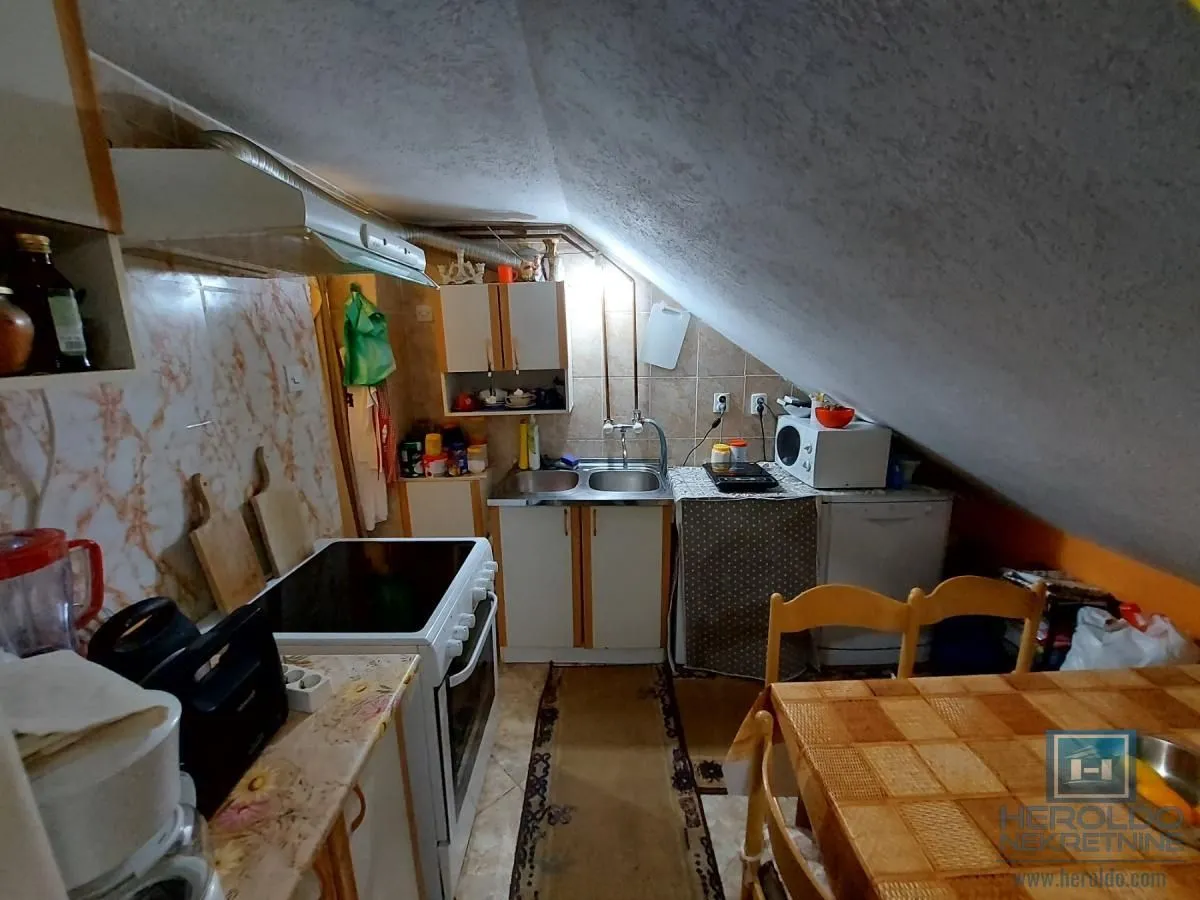 Prodaja, trosoban stan, 77m², Pijaca, Jagodina