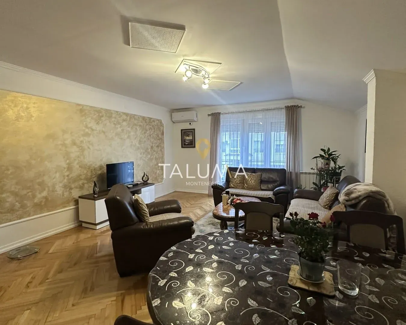 Sale, house, 146m², Stari Aerodrom, Podgorica