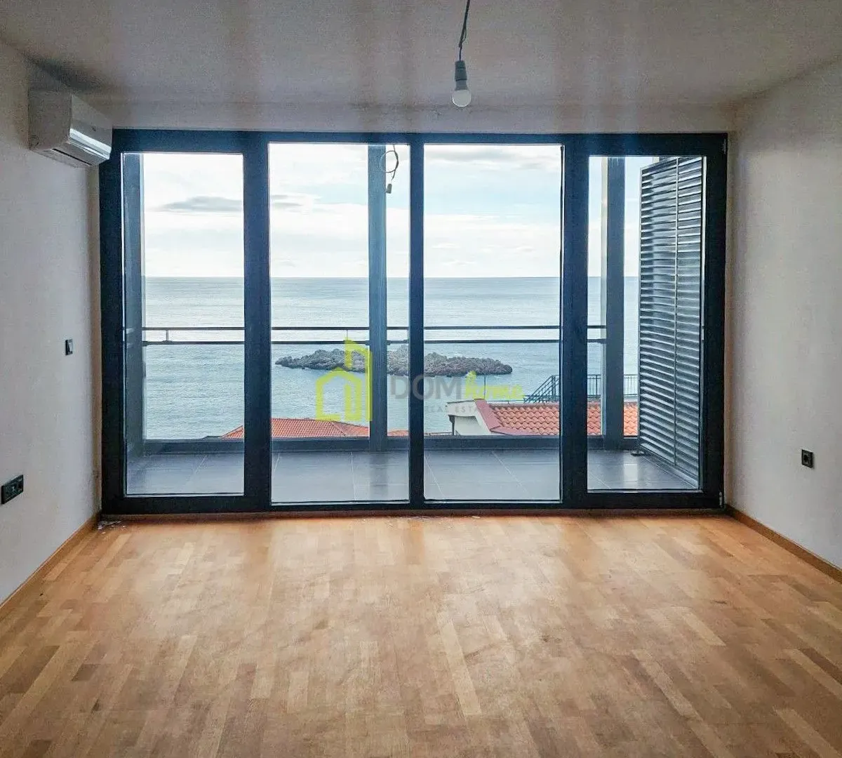 Sale, two bedroom apartment, 67m², Sveti Stefan, Budva