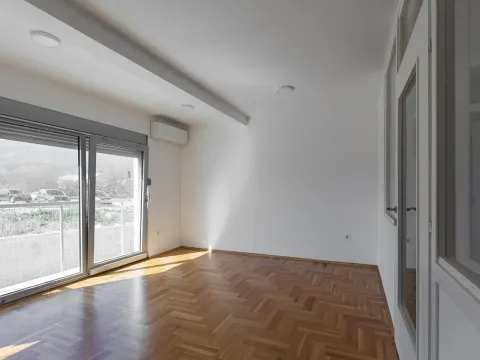 Prodaja, dvosoban stan, 73m², Danilovgrad, Crna Gora - image 1