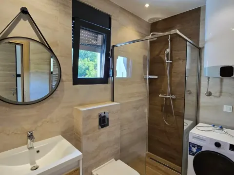 Izdavanje, stan, 50m², Tivat, Crna Gora - image 3