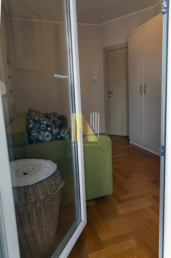 Izdavanje, dvosoban stan, 47m², Bulevar Oslobodjenja, Novi Sad Sve Podlokacije
