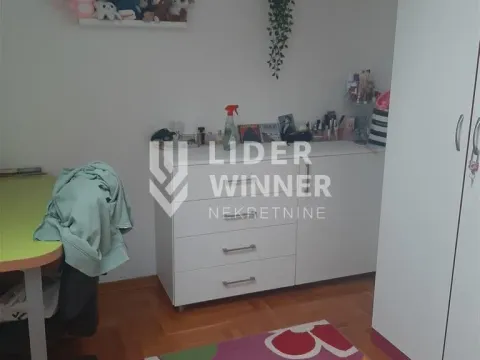 Sale, four bedroom apartment, 100m², Zemun Gornji Grad, Zemun Sve Podlokacije - image 2