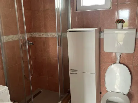Izdavanje, jednosoban stan, 60m², Malo Brdo, Podgorica - image 6
