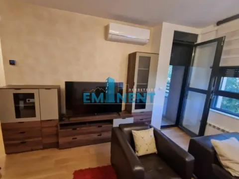 Izdavanje, trosoban stan, 60m², Južni Bulevar, Vračar Sve Podlokacije - image 2