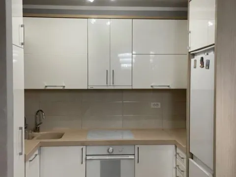 Izdavanje, dvosoban stan, 70m², Zagorič, Podgorica