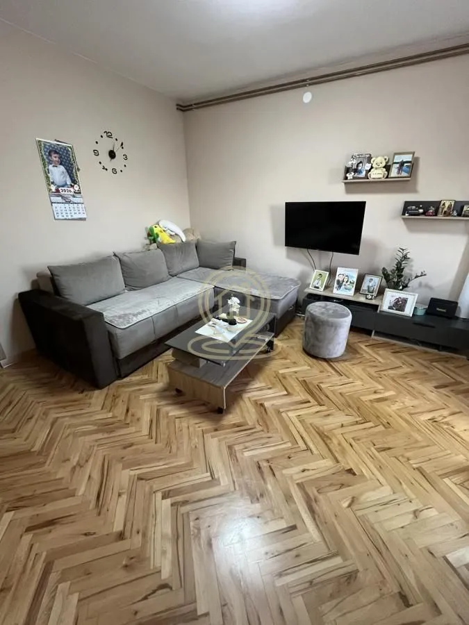 Prodaja, trosoban stan, 106m², Aerodrom, Kragujevac