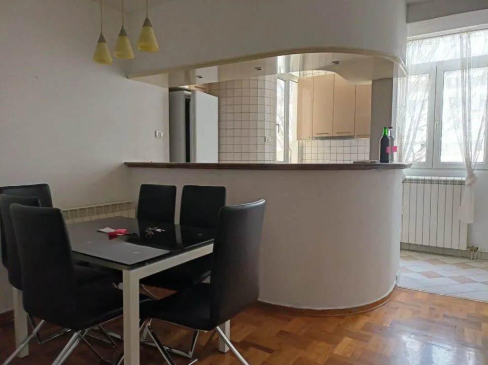 Izdavanje, trosoban stan, 80m², Centar, Podgorica