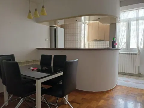 Izdavanje, trosoban stan, 80m², Centar, Podgorica - image 3