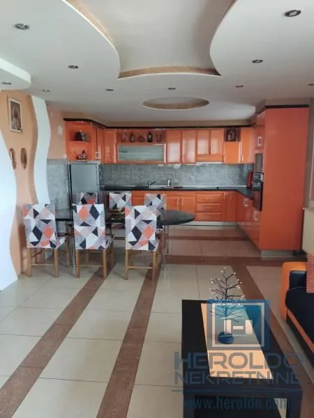 Sale, house, 459m², Batočina, Srbija