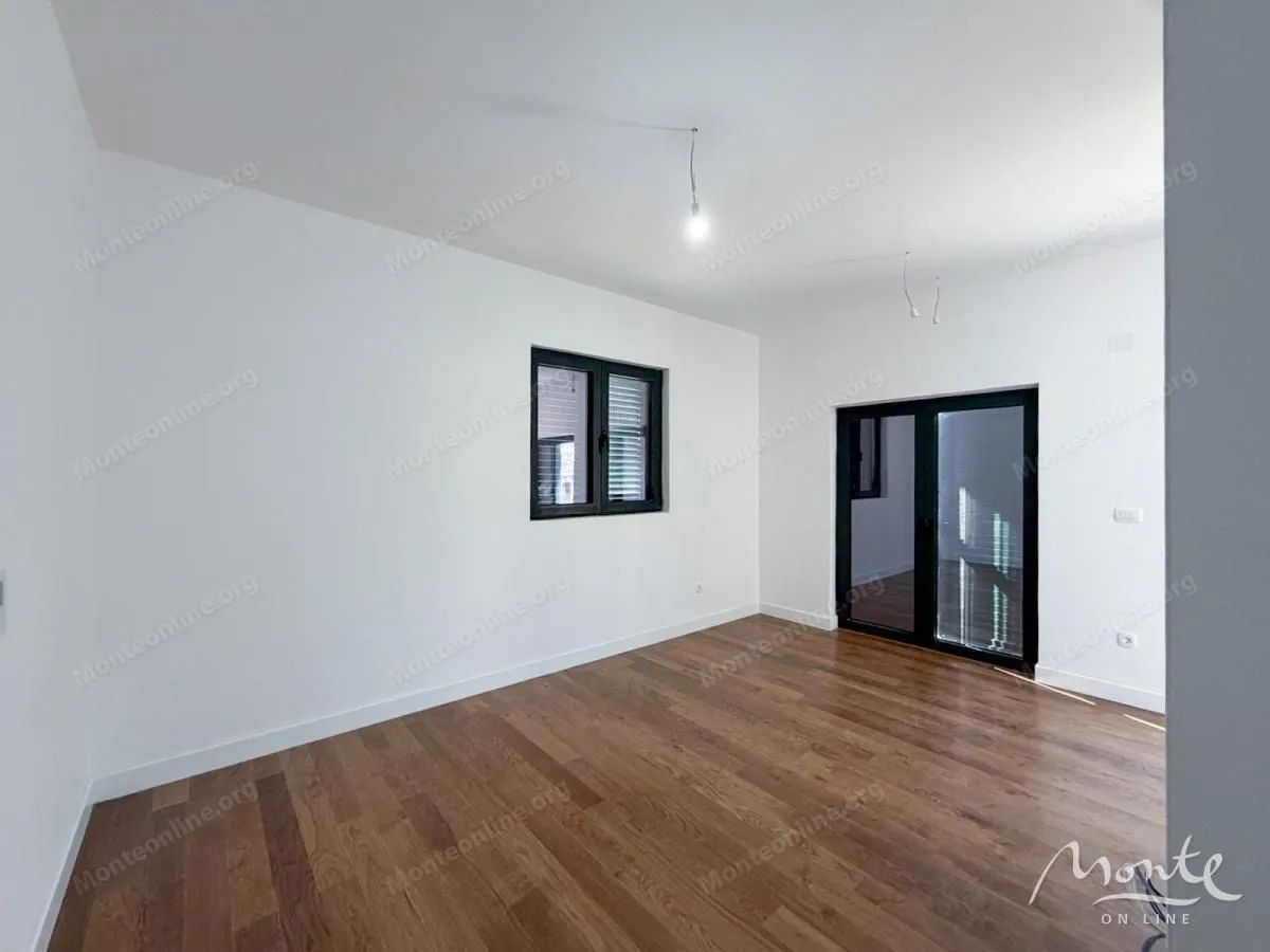 Prodaja, dvosoban stan, 70m², Tivat, Crna Gora