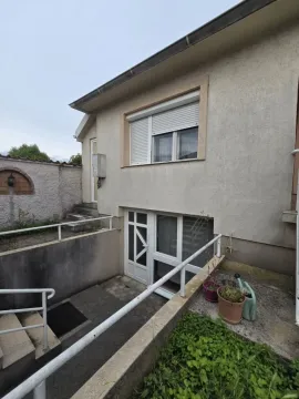 Prodaja, kuća, 289m², Tološi, Podgorica - image 18