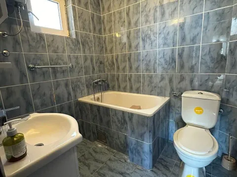 Rent, three bedroom apartment, 120m², Prijevor, Budva - image 15