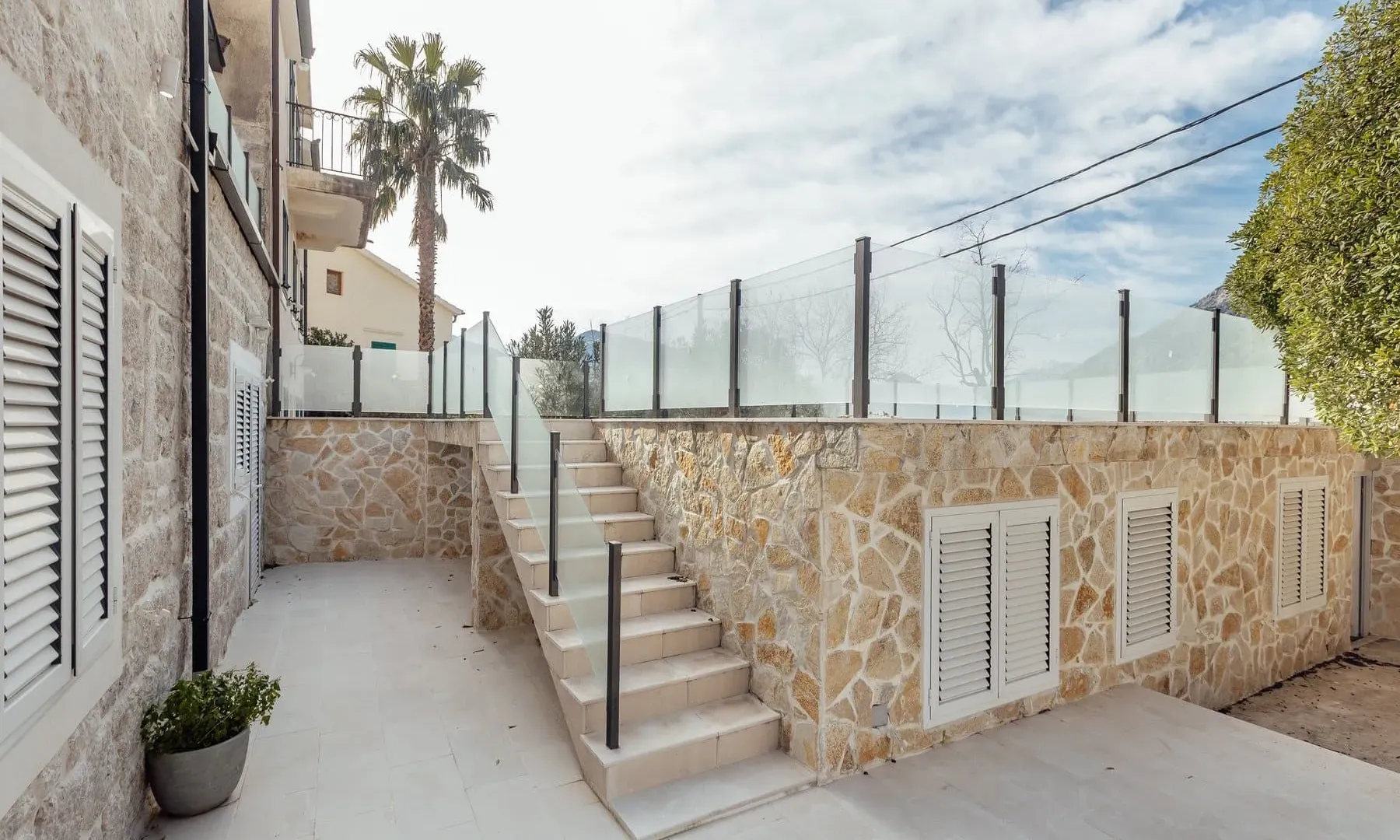 Sale, house, 380m², Ljuta, Kotor