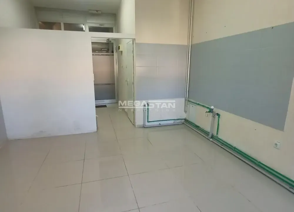 Prodaja, poslovni prostor, 28m², Nova Pazova, Stara Pazova