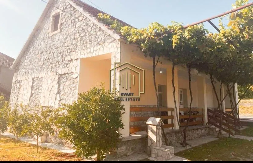 Izdavanje, kuća, 60m², Podgorica, Crna Gora