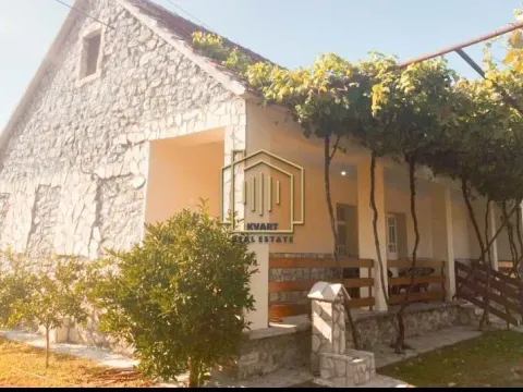 Izdavanje, kuća, 60m², Podgorica, Crna Gora